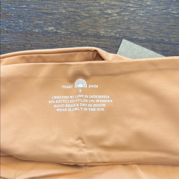 Toast Swim Signature Apex Top Sandstone Size Small - Picture 6 of 6